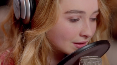 sabrinacarpenter-daily_28929.jpg