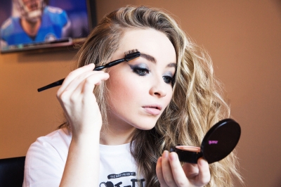 sabrinacarpenter-daily_281029.jpg