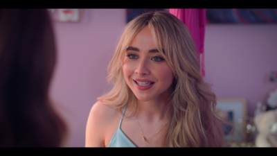 sabrinacarpenter-daily_2822229.jpg