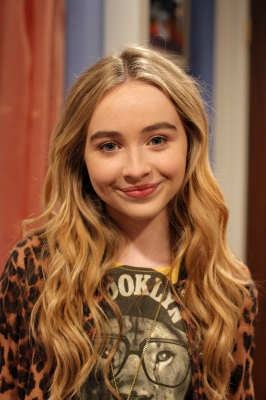 sabrinacarpenter-daily_28429.jpg