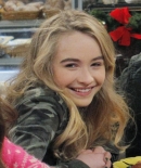 sabrinacarpenter-daily_281029.jpg