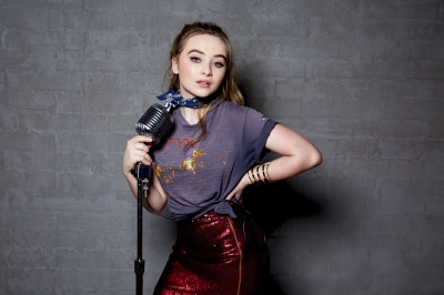 sabrinacarpenter-daily_283829.jpg