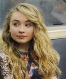 sabrinacarpenter-daily_28629.jpg