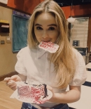 sabrinacarpenter-daily_283129.jpg