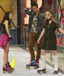 sabrinacarpenter-daily_281029.jpg