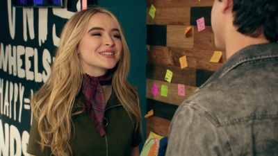 sabrinacarpenter-daily_281929.jpg