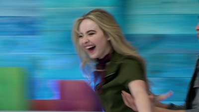 sabrinacarpenter-daily_2825429.jpg