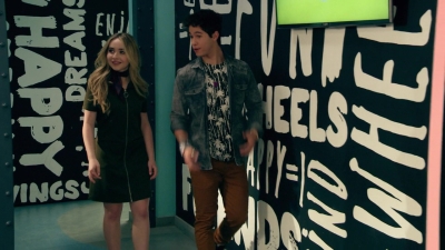 sabrinacarpenter-daily_28529.jpg