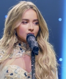 sabrinacarpenter-daily_282529.jpg