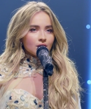 sabrinacarpenter-daily_282629.jpg