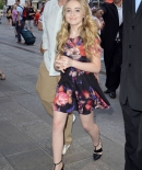 sabrinacarpenter-daily_28829.jpg