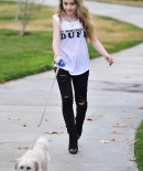 sabrinacarpenter-daily_28729.jpg