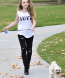 sabrinacarpenter-daily_28929.jpg