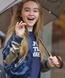 sabrinacarpenter-daily_28229.jpg