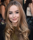 sabrinacarpenter-daily_28929.jpg