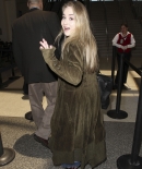 sabrinacarpenter-daily_285829.JPG