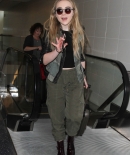 sabrinacarpenter-daily_28729.jpg