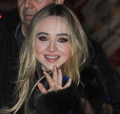 sabrinacarpenter-daily_281829.jpg