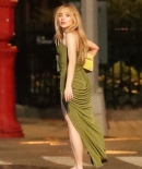 sabrinacarpenter-daily_281529.jpg