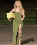 sabrinacarpenter-daily_283829.jpg