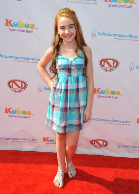 sabrinacarpenter-daily_28629.jpg