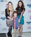 sabrinacarpenter-daily_281129.jpg