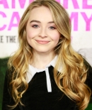 sabrinacarpenter-daily_281329.jpg