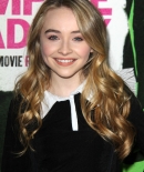 sabrinacarpenter-daily_282429.jpg