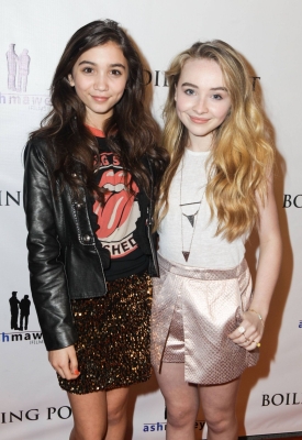 sabrinacarpenter-daily_28329.jpg