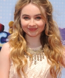 sabrinacarpenter-daily_281329.jpg