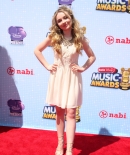 sabrinacarpenter-daily_282429.jpg