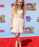 sabrinacarpenter-daily_282629.jpg