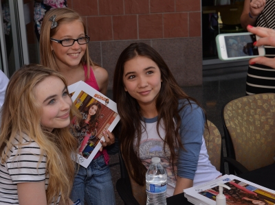 sabrinacarpenter-daily_28529.jpg