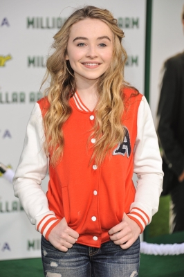 sabrinacarpenter-daily_283929.jpg