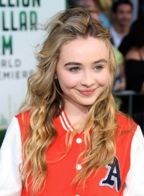 sabrinacarpenter-daily_284429.jpg