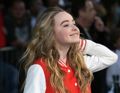 sabrinacarpenter-daily_285929.jpg