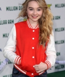 sabrinacarpenter-daily_282929.jpg