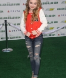 sabrinacarpenter-daily_28429.jpg