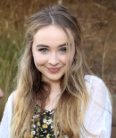 sabrinacarpenter-daily_282229.jpg