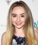 sabrinacarpenter-daily_28329.jpg