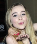 sabrinacarpenter-daily_28729.jpg