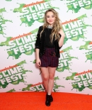 sabrinacarpenter-daily_281029.jpg